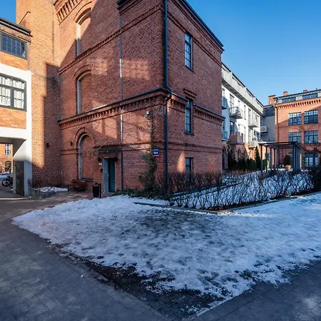 Apartament Downtown With Mezzanine By Bookinghost