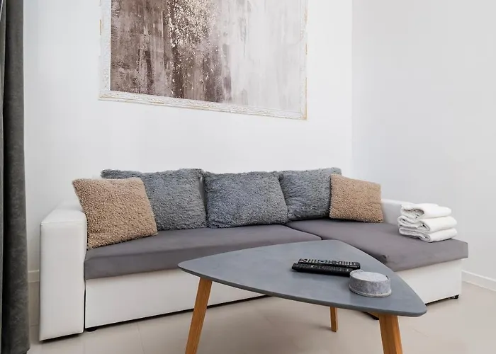 Downtown With Mezzanine By Bookinghost Apartamento *